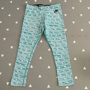 Nike capri leggings